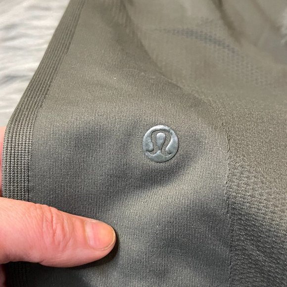 NWOT Lululemon Ebb To Street Crop 21" Titanium Size 6 - Picture 10 of 16